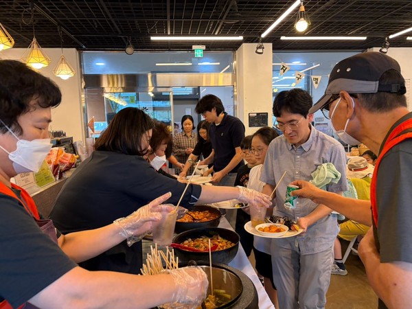 ‘한끼밥상’ 6회차 행사 모습. 사진=전남광주통합특별시일곡청소년문화의집 제공