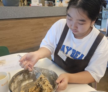 청소년카페 매니저, 토끼와 스머프들이 함께 만든 쿠키~♬₍ᐢ.ˬ.ᐡ₎ .ᐟ 이미지