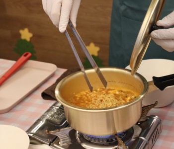 개관 5주년 기념 '오늘만! 라면파티'  진행 이미지
